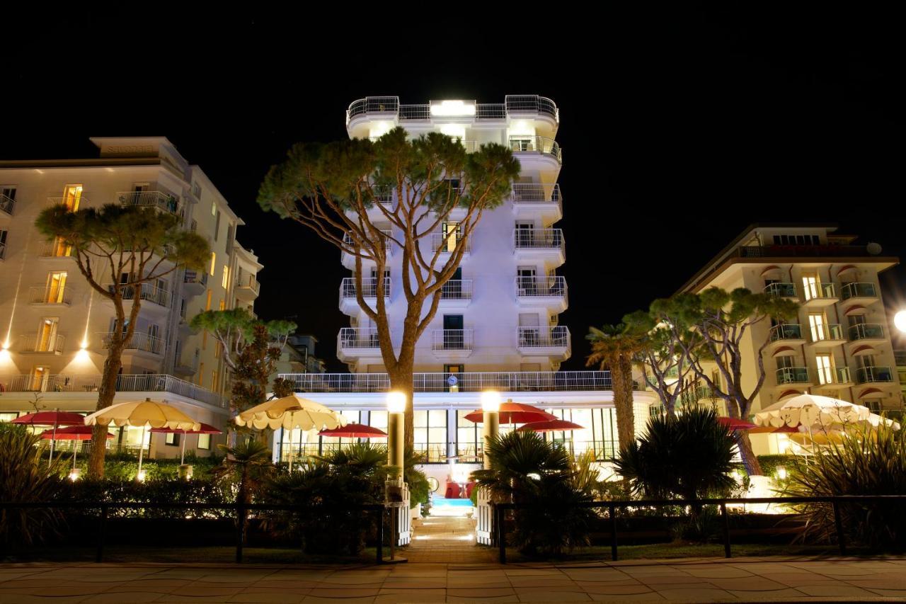 Termini Beach Hotel & Suites Lido di Jesolo Ngoại thất bức ảnh