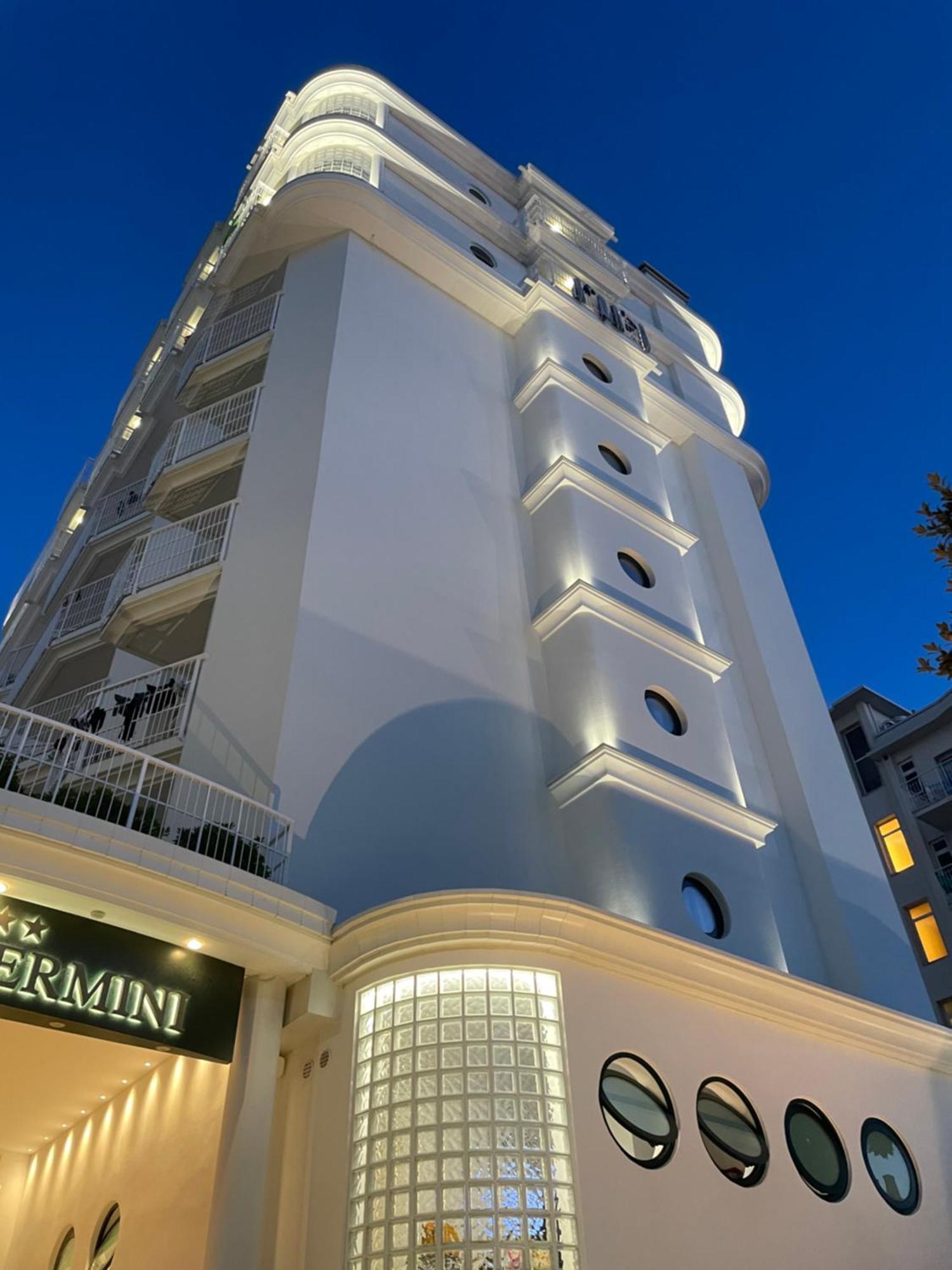 Termini Beach Hotel & Suites Lido di Jesolo Ngoại thất bức ảnh